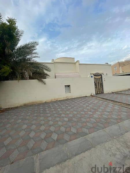 Luxury villa in Al Mawaleh South فيلا فاخره في الموالح طابق واحد 0