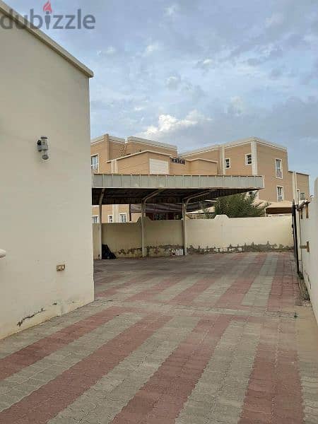 Luxury villa in Al Mawaleh South فيلا فاخره في الموالح طابق واحد 1