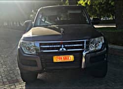 Mitsubishi Pajero 2015  ( Oman Car ) @ Negotiable Price.