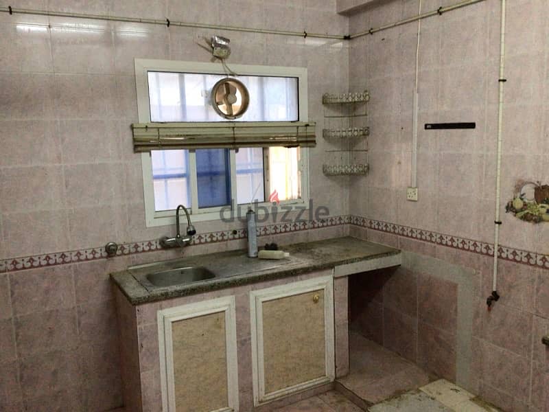 2 bhk flat near Indian school wadi kabir for rent 4