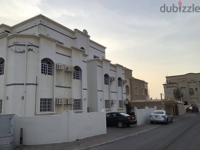 2 bhk flat near Indian school wadi kabir for rent 6