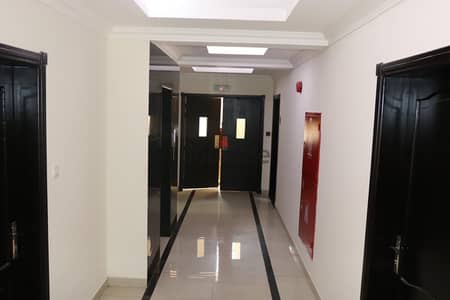 2bhk  flat near alandalus school Mawaleh  old fruit market