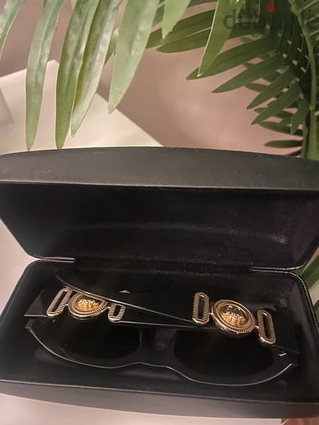 versace sunglasses  نظارة فرزاتشي 1