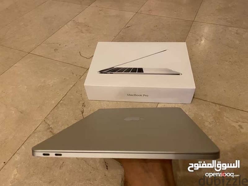 MacBook Pro 2017 needs screen ماك بوك محتاج شاشه 3