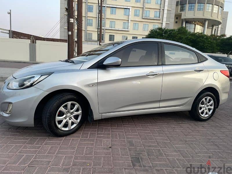 Hyundai accent 1.4 cc excellent conditions net and clean car 2