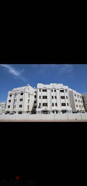 Flats for rent in Alkhuwair 0