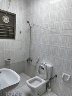 1 bhk flat with 2 toilets in wattayah near Honda showroom