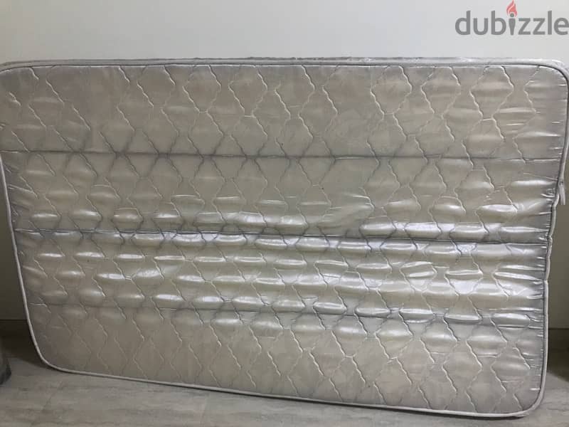 single Mattress for sale 0