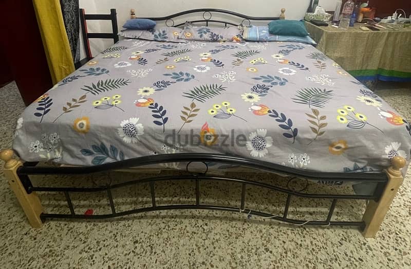 bed king size for urgent sale 0