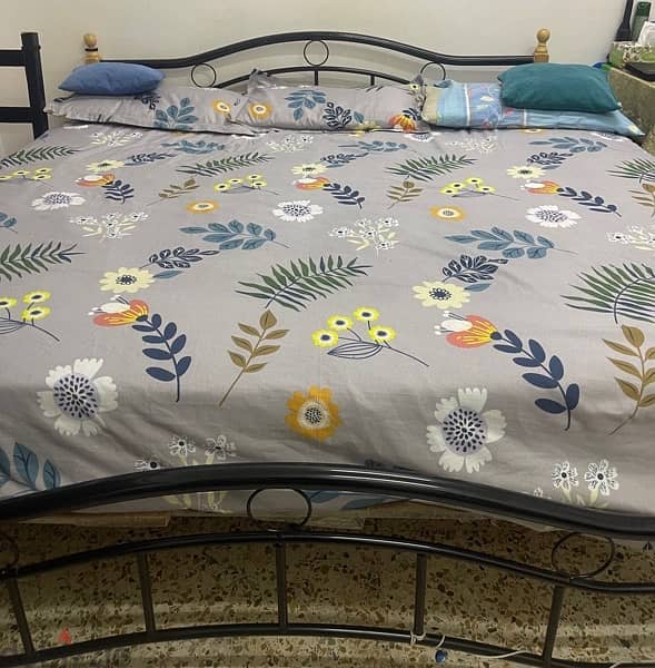 bed king size for urgent sale 1