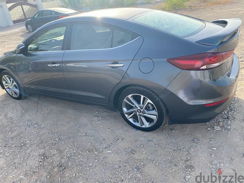 Hyundai Elantra 2018 4