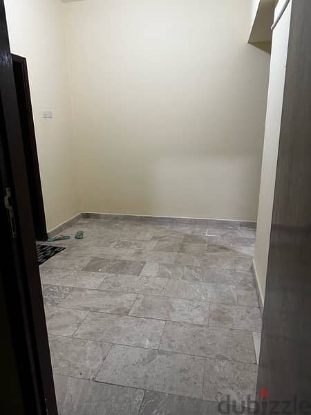 Room for Rent near R&B store & bedquaters 1