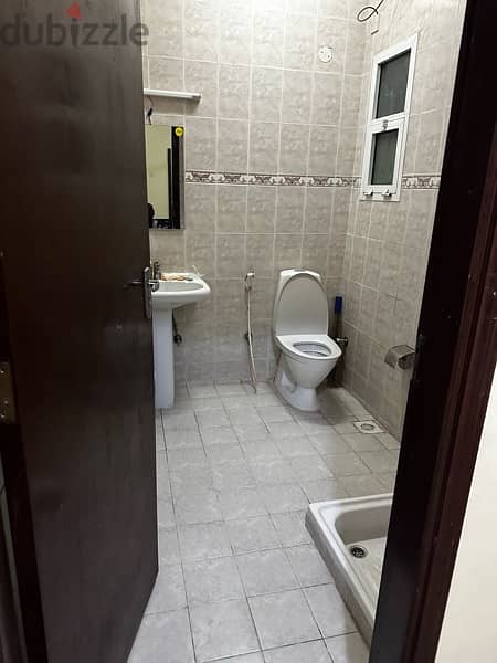 Room for Rent near alkhuwair roundabout 2