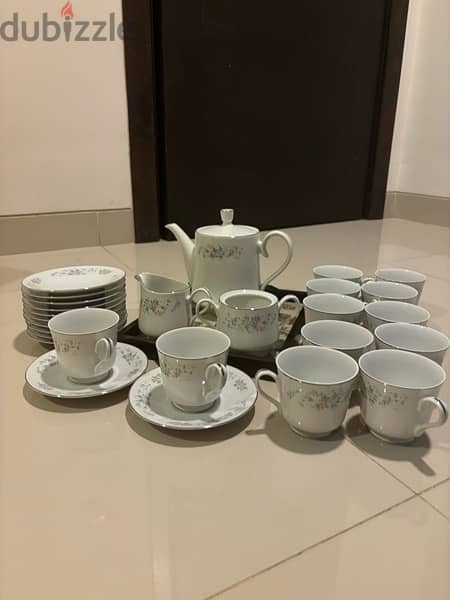 28 Piece Carlion Corsage Tea Set 2