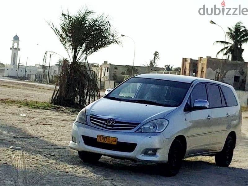 Toyota Innova 2010 1