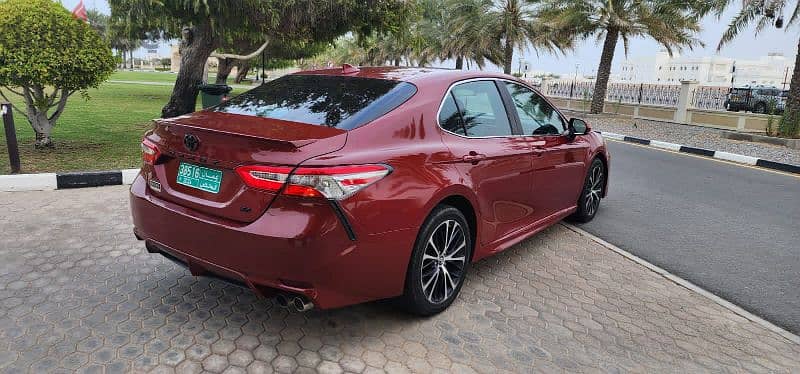 Toyota Camry 2019 (clean car, intact airbag, small accident) 4