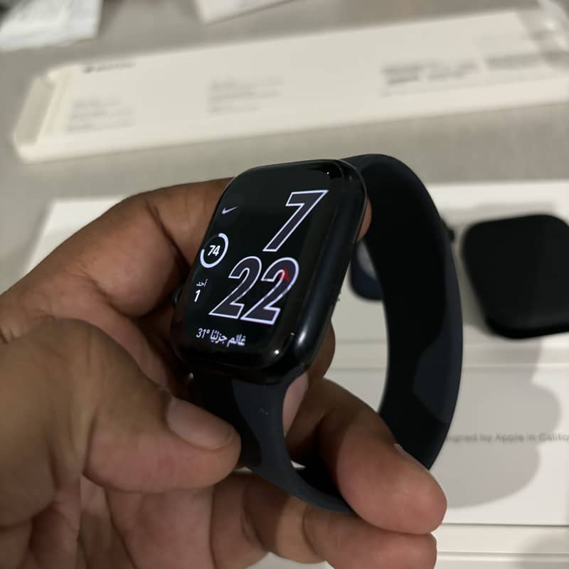 للبيع Apple Watch Series 8 with eSIM 5