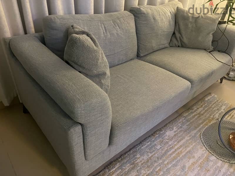 6 sitter sofa - dry cleaned- great condition 1