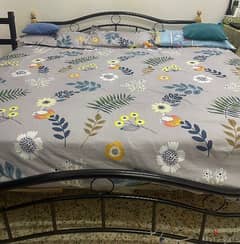 King size bed for urgent sale