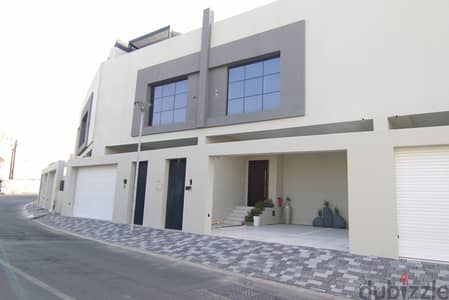 Live the Dream, Stunning 5BHK Villa in Madinat Qabbos