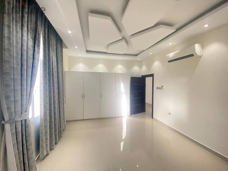 Villa for rent in Qurum 5