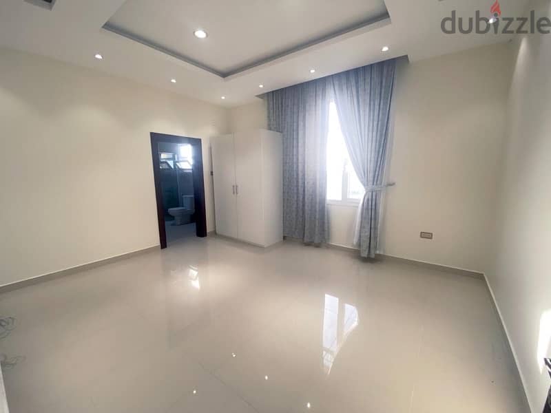 Villa for rent in Qurum 15