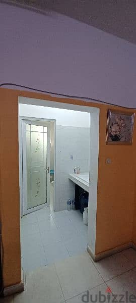 one room available for rent( ladies or couple only) 3