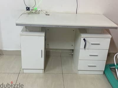 computer Table in white color with lock and key