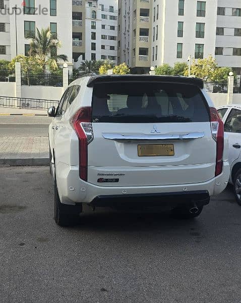 Mitsubishi Montero Sport Black Edition 2019 4