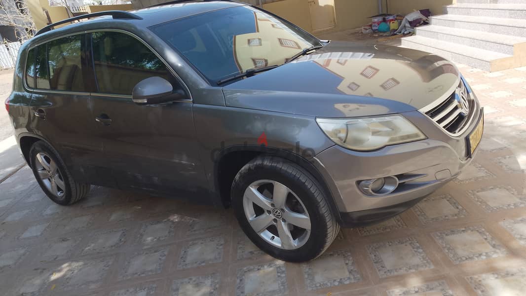 Volkswagen Tiguan 2009 Automatic 8