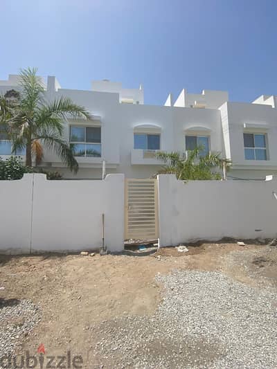 "SR-ZN-603 *Charming Attached Villa for Rent in Al Hail South*