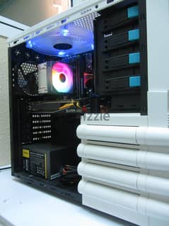 PC : Intel E5-2660 V2 + R9 290x + 16GB RAM