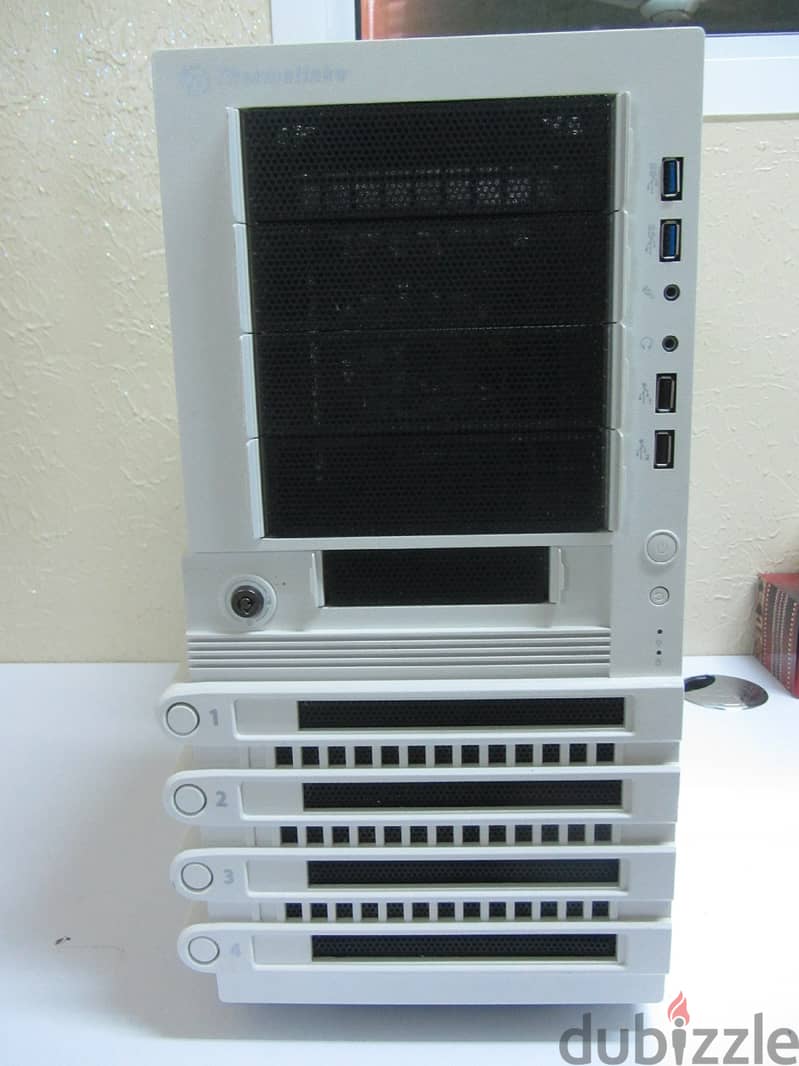 PC : Intel E5-2660 V2 + R9 290x + 16GB RAM 1