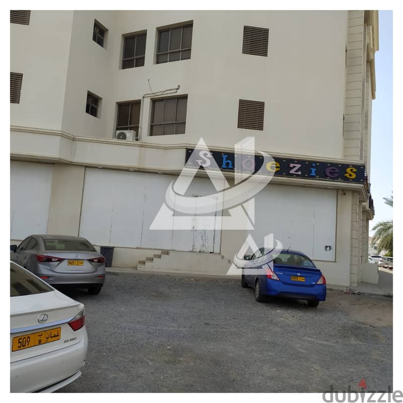 ADC101** Spacious open space Showroom for rent in Al Mawaleh, close t 2