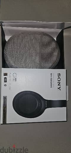 XM4 Sony headphone