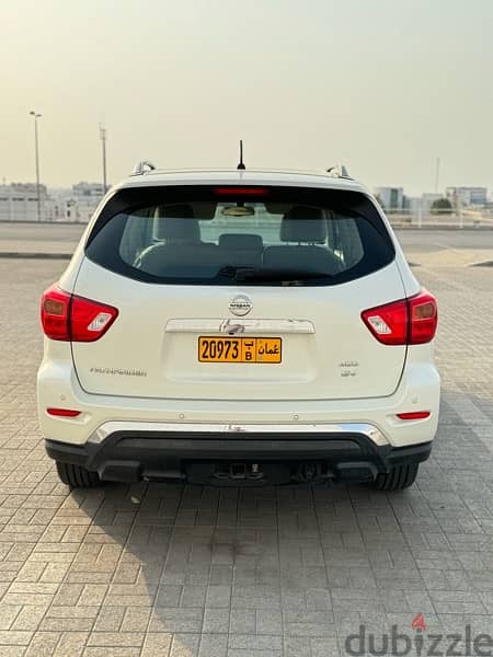 nissan pathfinder 2018 gcc oman 87km 2