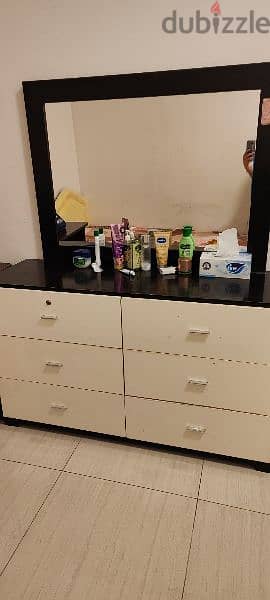 dressing table 0