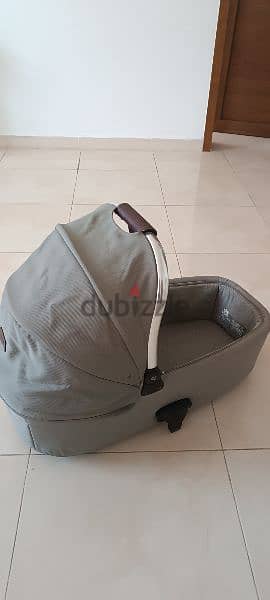 baby carry cot 1