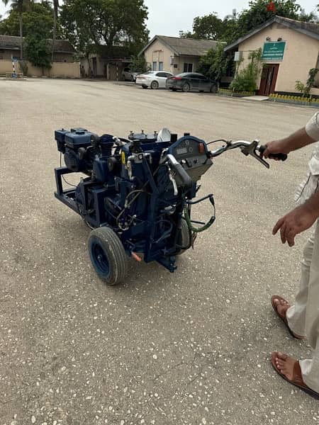 Machine for Road marking, Car parking and stone painting 3