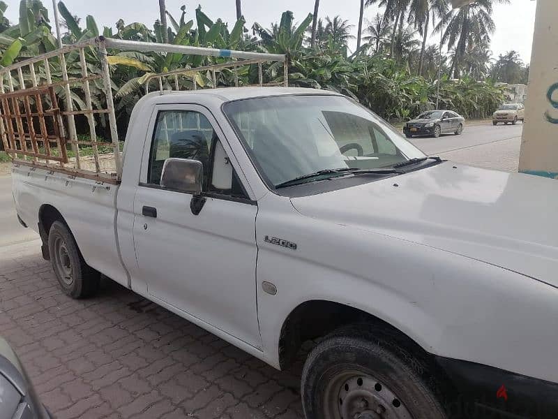 Mitsubishi Pickup 2002 1