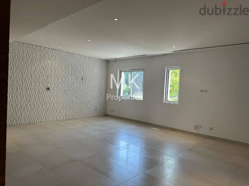 بیع عاجل/فیلا راقیه 6غرف نوم/luxury villa for sale/muscat mouj 5