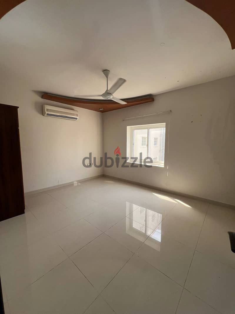 luxery flats for rent lovely location Located in MBD 3