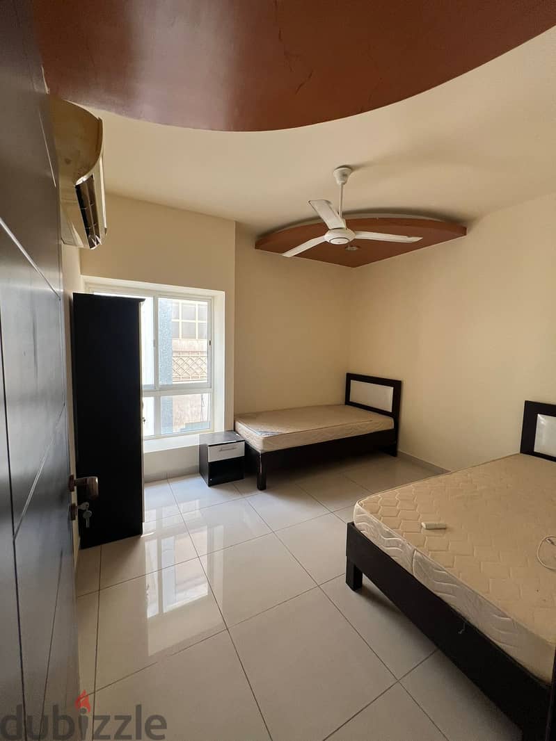 luxery flats for rent lovely location Located in MBD 7