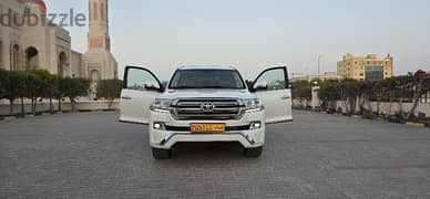 Land Cruiser VXR 5.7 2017 - No Accidents Almost New