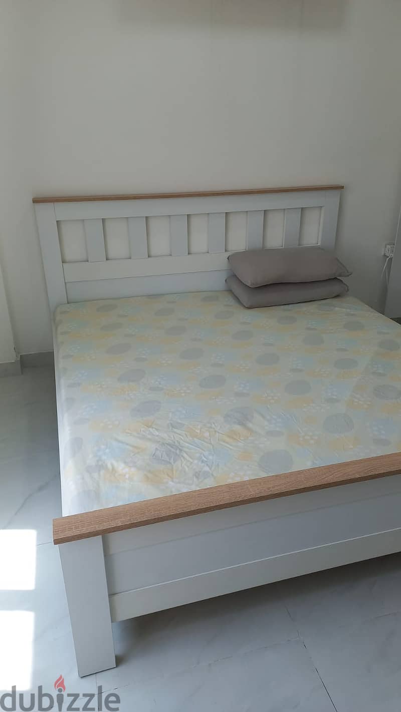 King size Bed with mattress along with Cupboard 0