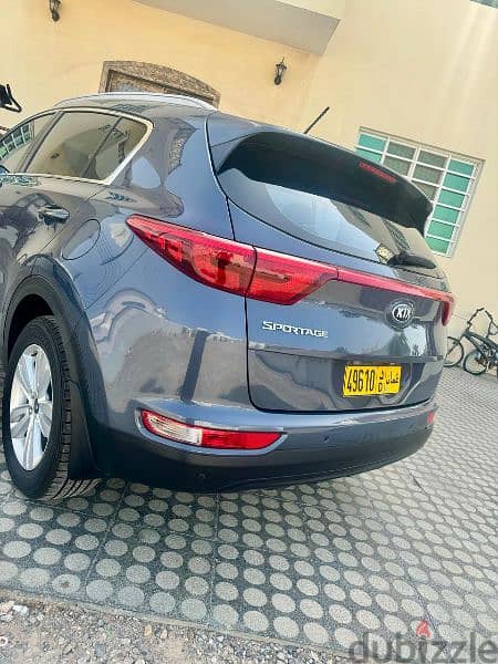 New condition Low milage 2016 kia sportage 67 k only lady use 3