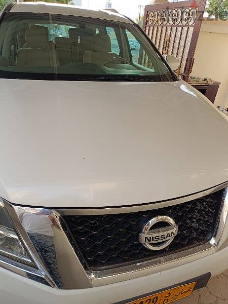 Low mileage GCC Specs Nissan Pathfinder 2013 6