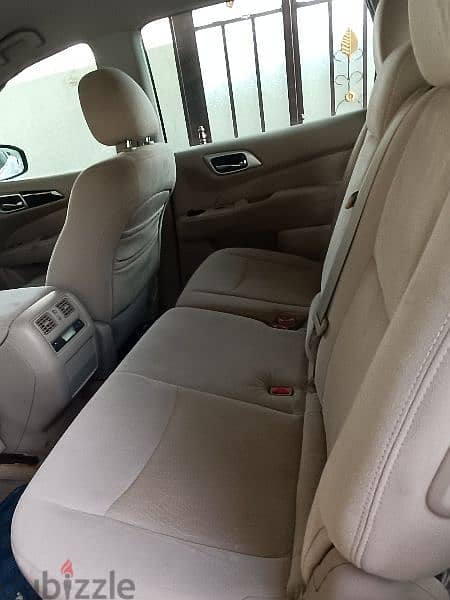 Low mileage GCC Specs Nissan Pathfinder 2013 9