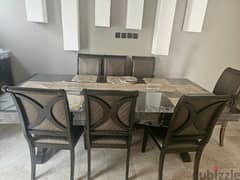 طاولة طعام dinning table