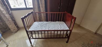 baby crib- very good condition.  rarely used 0